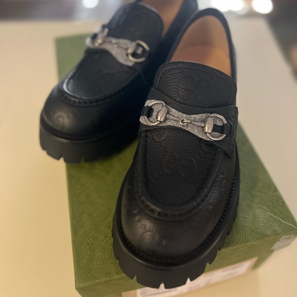 BRAND NEW: Gucci - GG logo-debossed leather lug loafers - Picture 3 of 13